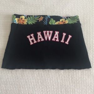 Hawaiian skort. Black with side front pockets.